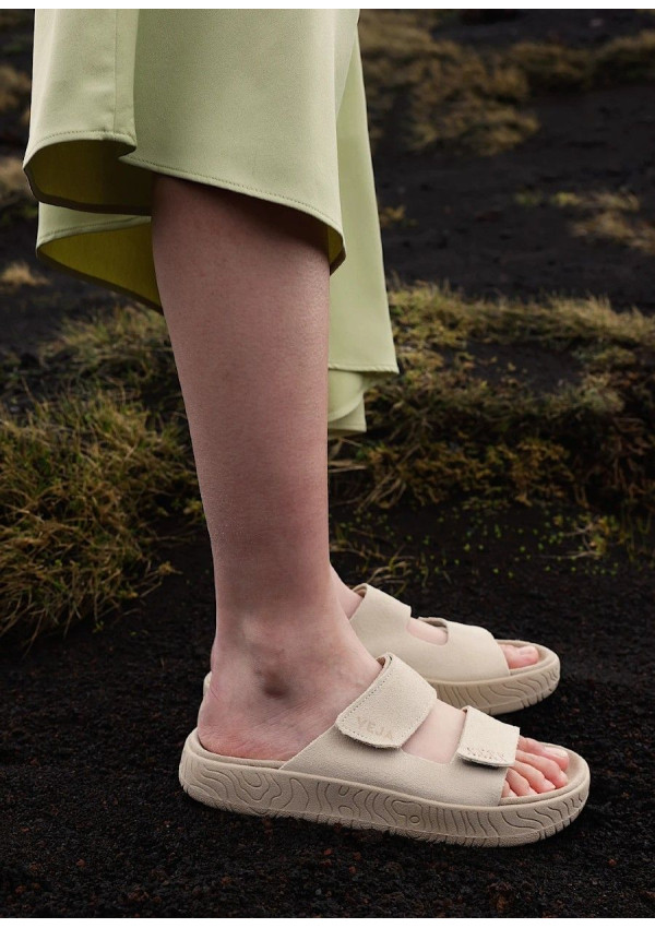 VEJA SANDALIAS ETNA SUEDE SOFT PIERRE ALMOND