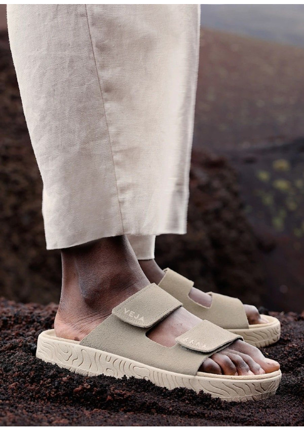 VEJA SANDALIAS ETNA SUEDE SOFT TAUPE ALMOND