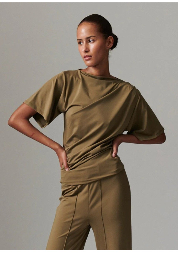 DAY TOP JONATHAN KAKI