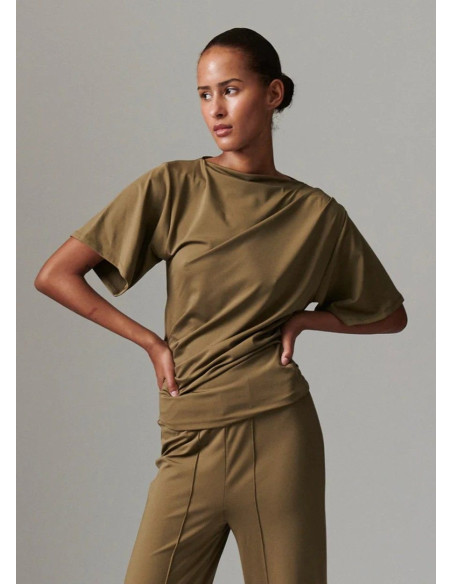 DAY TOP JONATHAN KAKI