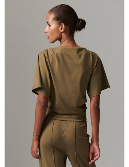 DAY TOP JONATHAN KAKI