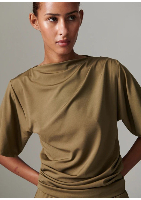 DAY TOP JONATHAN KAKI