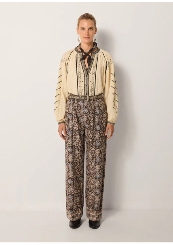 MAISON HOTEL BLUSA RINGO