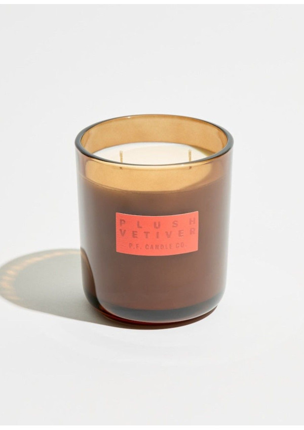 P.F CANDLE VELA PLUSH VETIVER
