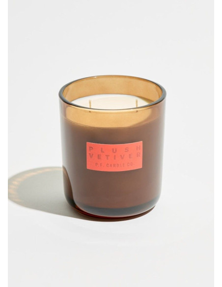 P.F CANDLE VELA PLUSH VETIVER