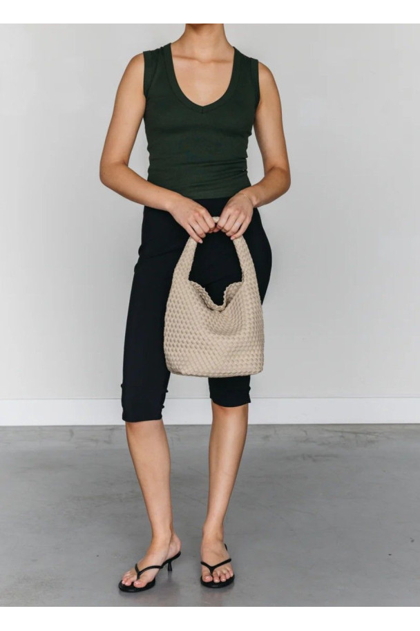 MY MARREA BUCKET NO TAN LINES