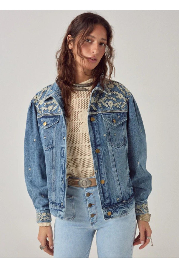 MAISON HOTEL CHAQUETA LORETTA