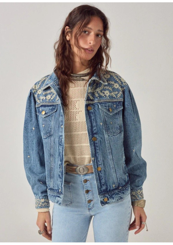 MAISON HOTEL CHAQUETA LORETTA