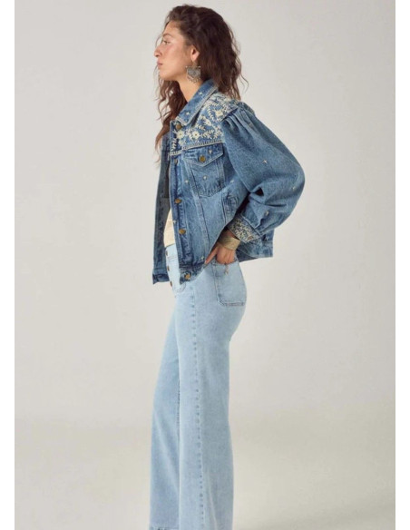 MAISON HOTEL CHAQUETA LORETTA