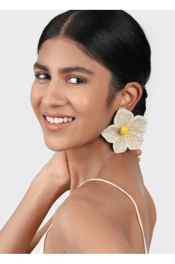OLIVIA DAR FLOWER EARRINGS WHITE