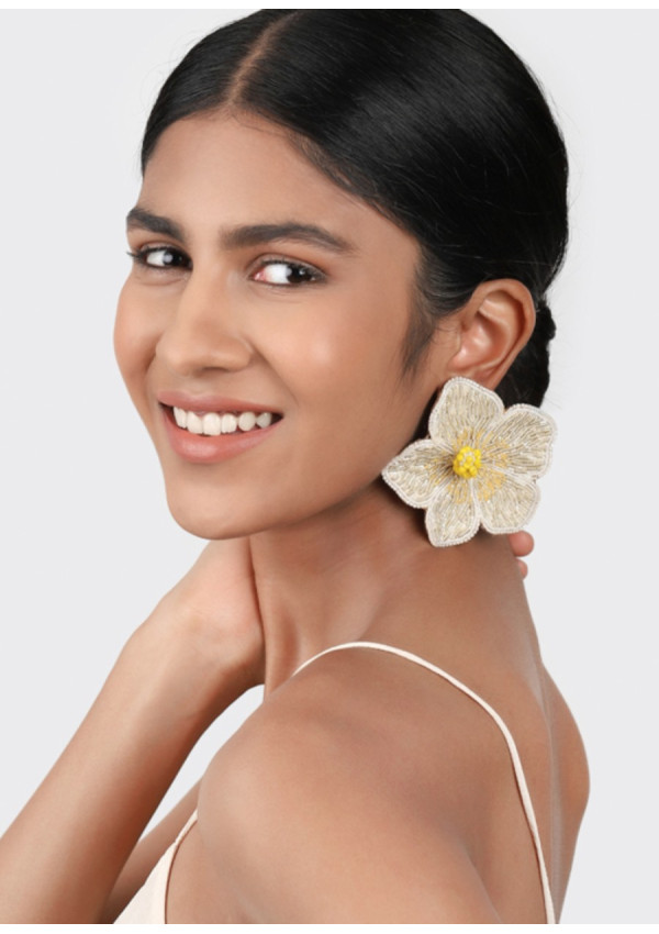 OLIVIA DAR FLOWER EARRINGS WHITE