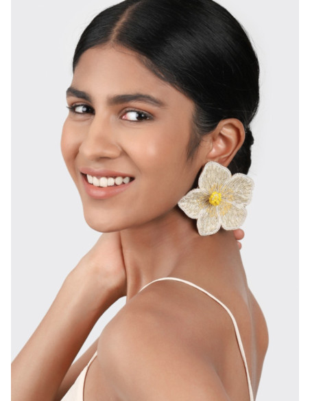 OLIVIA DAR FLOWER EARRINGS WHITE