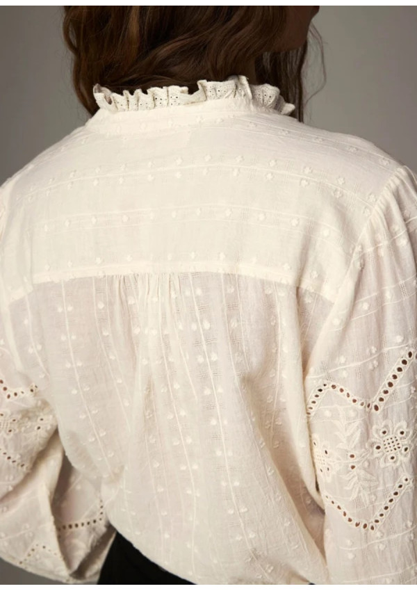 MAISON HOTEL BLUSA RENATA CHANTILLY