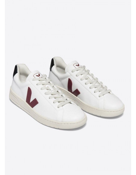 VEJA URCA CWL WHITE MARSALA BLACK