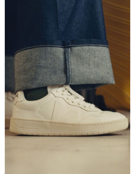 VEJA V-90 LEATHER EXTRA WHITE