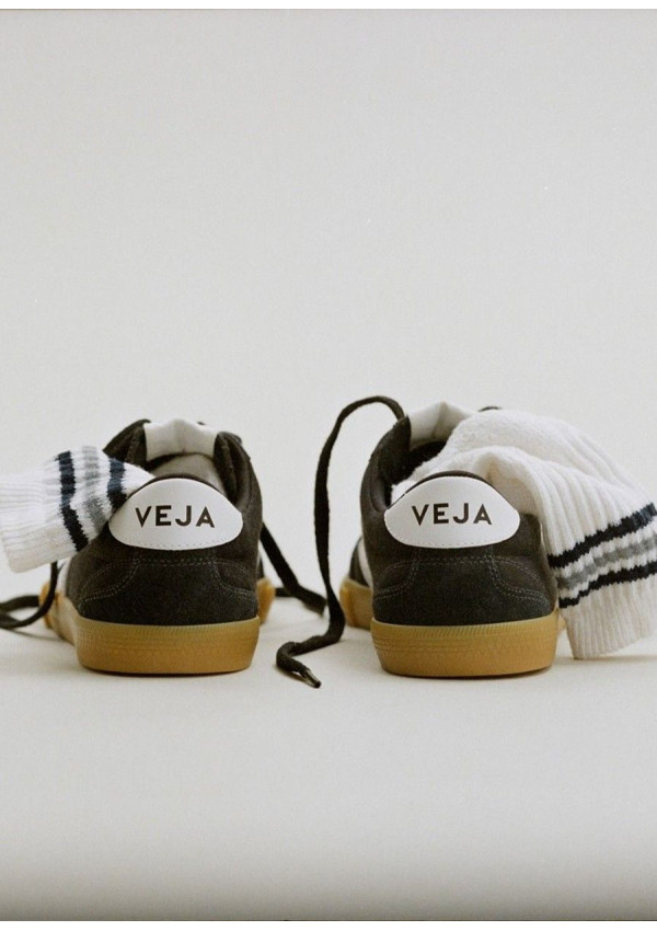 VEJA VOLLEY CANVAS BLACK WHITE NATURAL VEJA VOLLEY CANVAS BLACK WHITE NATURAL